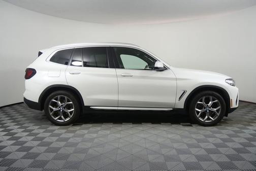 Mineral White Metallic 2024 BMW X3 sDrive30i