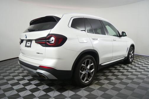 Mineral White Metallic 2024 BMW X3 sDrive30i