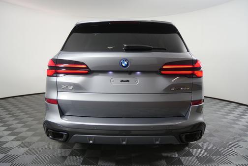Skyscraper Grey Metallic 2026 BMW X5 PHEV xDrive50e