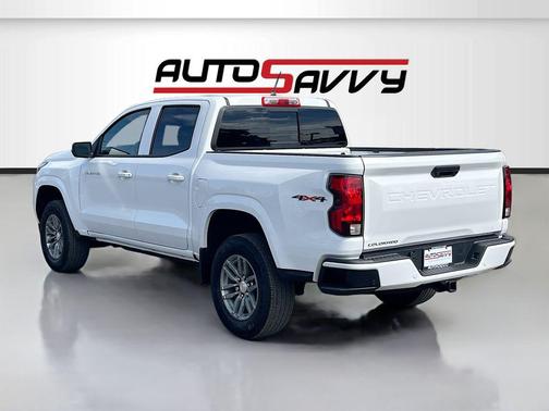 Summit White 2026 Chevrolet Colorado LT