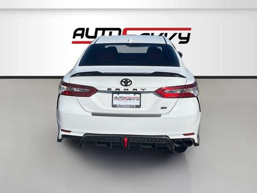 Super White 2020 Toyota Camry SE