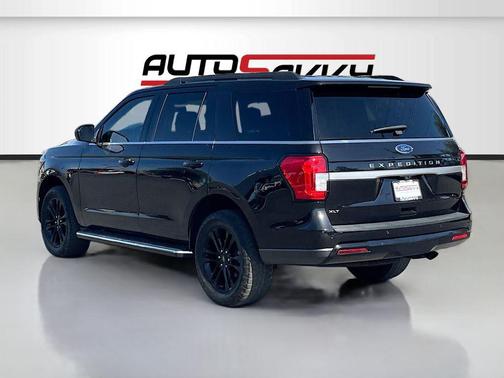 AGATE BLACK METALLIC 2022 Ford Expedition XLT
