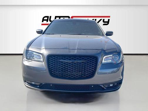 2022 Chrysler 300 S