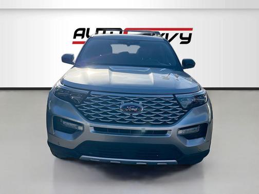 ICONIC SILVER METALLIC 2024 Ford Explorer Timberline