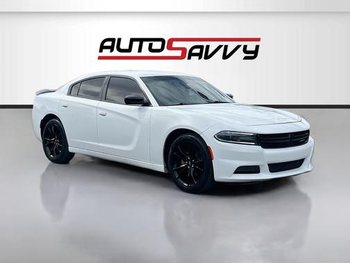 White Knuckle Clearcoat 2022 Dodge Charger SXT