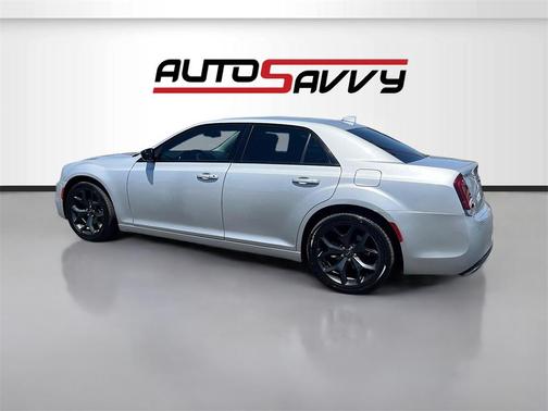 2021 Chrysler 300 Touring