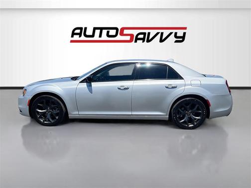 2021 Chrysler 300 Touring