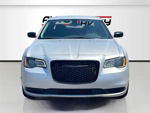 2021 Chrysler 300 Touring