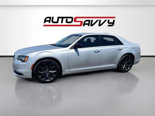 2021 Chrysler 300 Touring