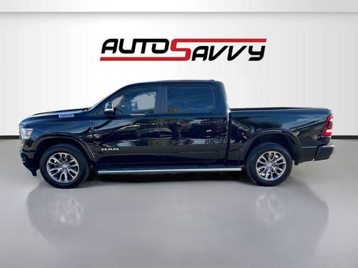 Diamond Black Crystal Pearlcoat 2021 RAM 1500 Laramie