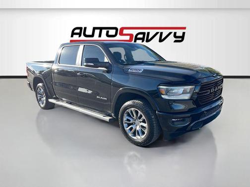 Diamond Black Crystal Pearlcoat 2021 RAM 1500 Laramie