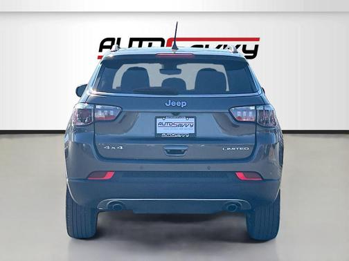 Granite Crystal Metallic Clearcoat 2023 Jeep Compass Limited