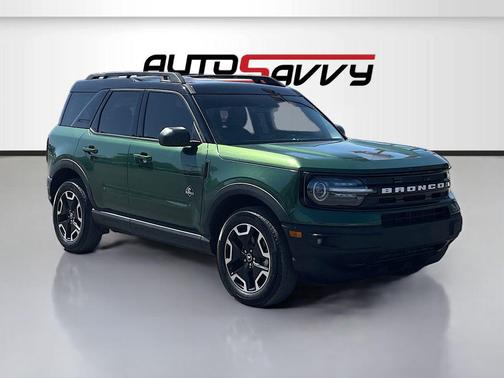 ERUPTION GREEN METALLIC 2024 Ford Bronco Sport Outer Banks