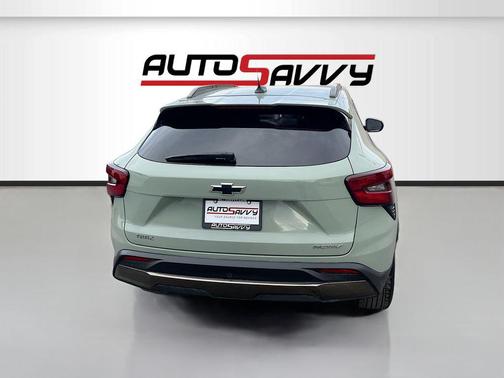 Cacti Green 2025 Chevrolet Trax FWD ACTIV