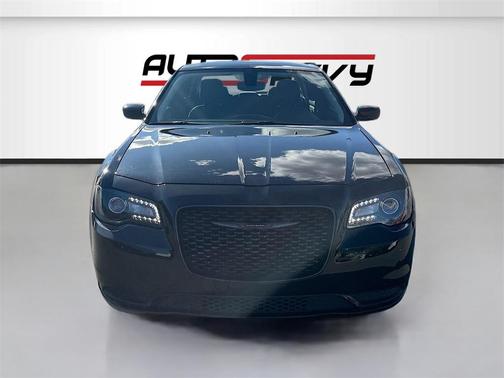 2023 Chrysler 300 Touring