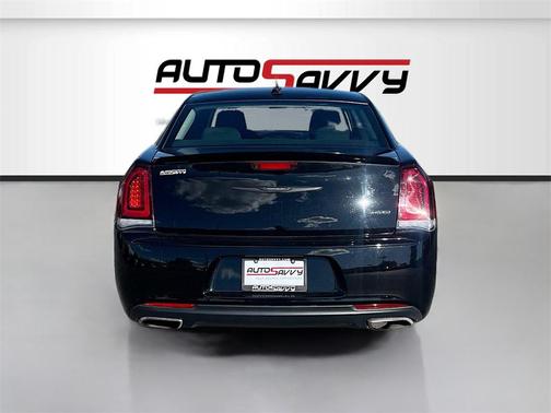 2023 Chrysler 300 Touring