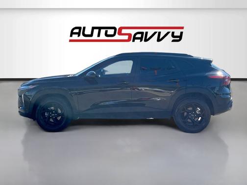 Mosaic Black Metallic 2026 Chevrolet Trax LT
