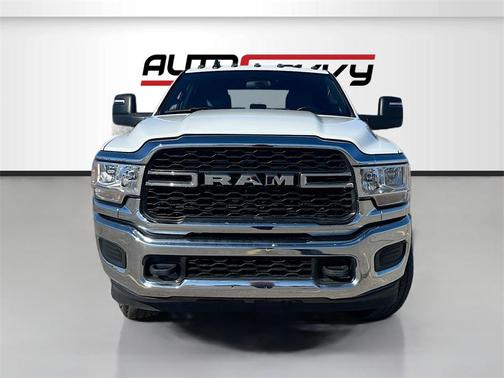 2024 RAM 2500 Tradesman Crew Cab 4x4 6'4' Box