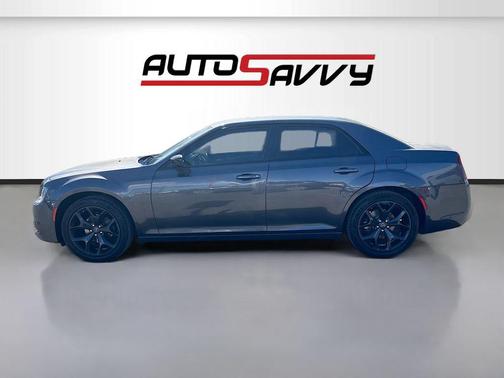 Granite Crystal Metallic Clearcoat 2022 Chrysler 300 Touring