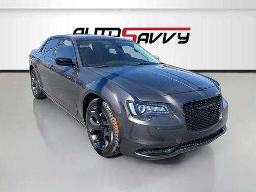 Granite Crystal Metallic Clearcoat 2022 Chrysler 300 Touring
