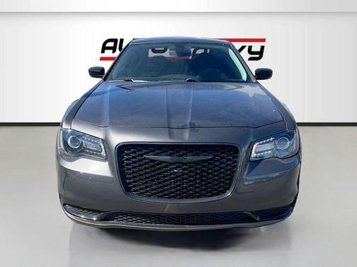 Granite Crystal Metallic Clearcoat 2022 Chrysler 300 Touring