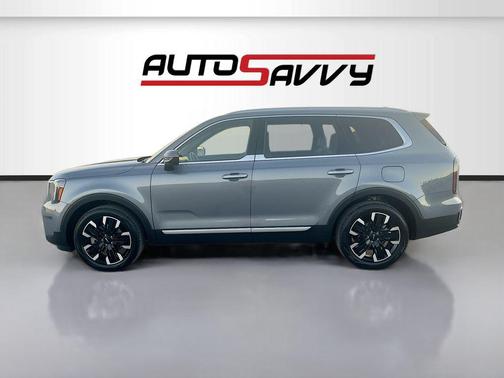 Everlasting Silver 2023 Kia Telluride SX