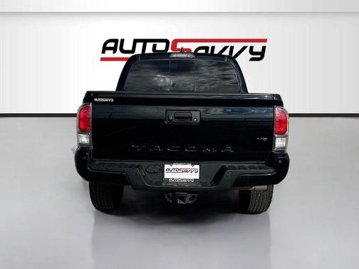 Midnight Black Metallic 2022 Toyota Tacoma TRD Off Road