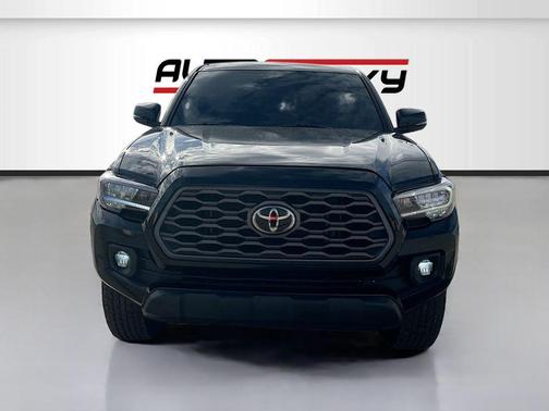 Midnight Black Metallic 2022 Toyota Tacoma TRD Off Road