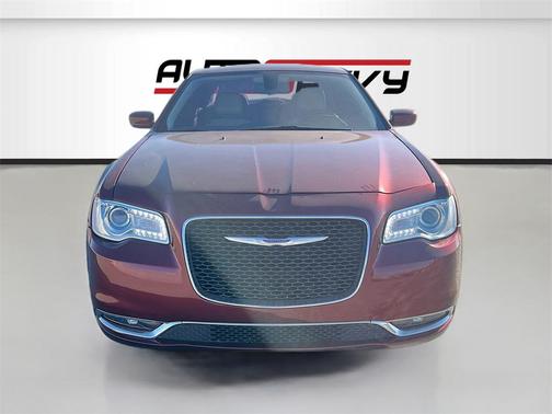 2019 Chrysler 300 Touring