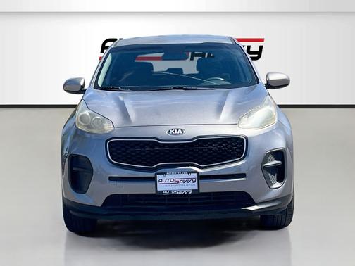 Mineral Silver 2018 Kia Sportage LX