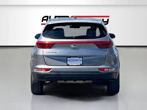 Mineral Silver 2018 Kia Sportage LX