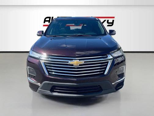 Black Cherry Metallic 2023 Chevrolet Traverse Premier