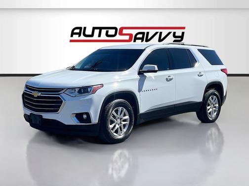Summit White 2019 Chevrolet Traverse LT