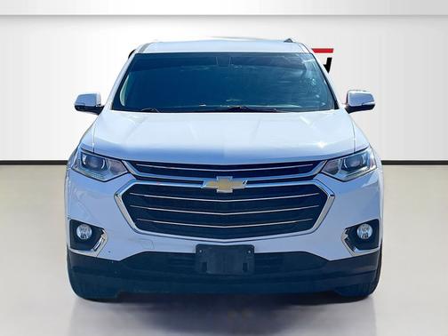Summit White 2019 Chevrolet Traverse LT