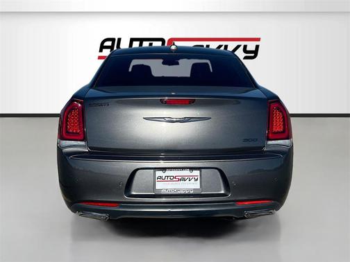 2022 Chrysler 300 Touring