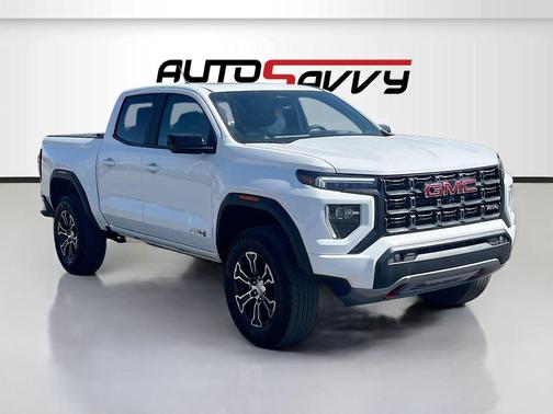 Summit White 2023 GMC Canyon AT4