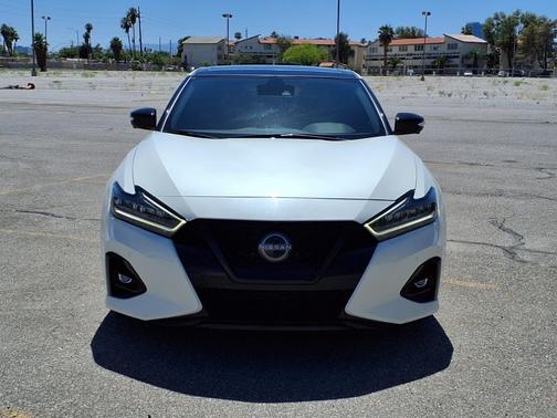 Pearl White Tricoat 2023 Nissan Maxima SR Xtronic CVT
