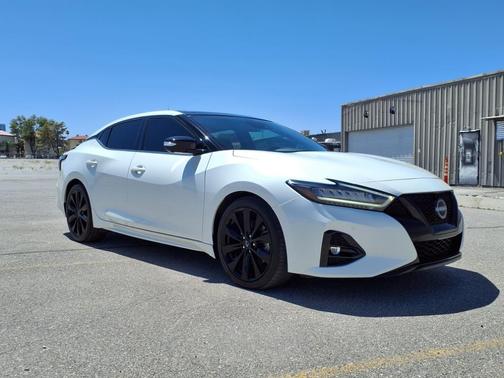 Pearl White Tricoat 2023 Nissan Maxima SR Xtronic CVT