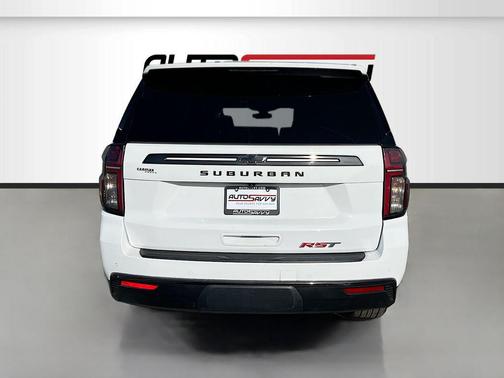 Summit White 2022 Chevrolet Suburban RST