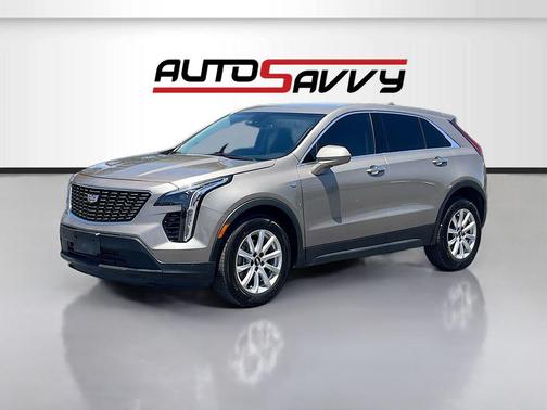 Latte Metallic 2022 Cadillac XT4 Luxury