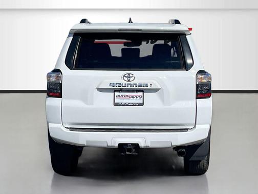 Ice Cap 2024 Toyota 4Runner SR5 Premium