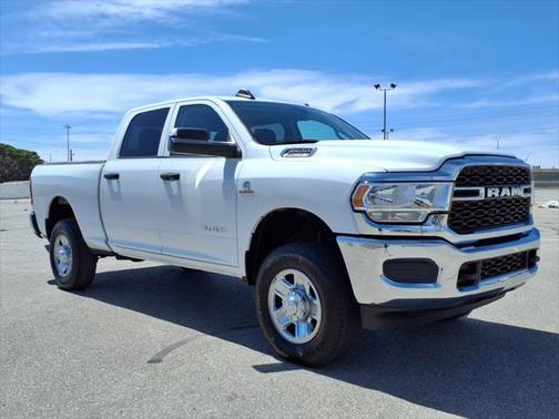 2020 RAM 2500 Tradesman Crew Cab 4X4 6'4' Box