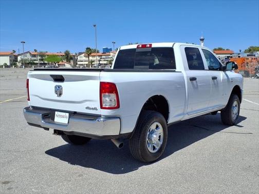 2020 RAM 2500 Tradesman Crew Cab 4X4 6'4' Box