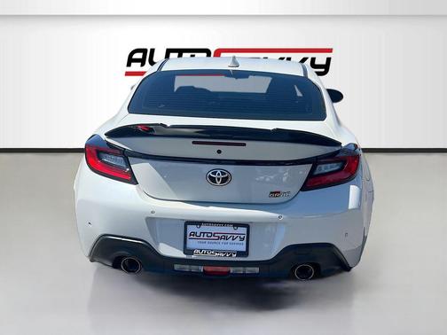 Halo 2022 Toyota GR86 Base