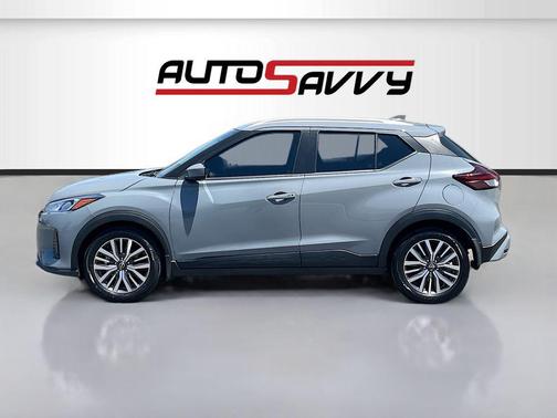 Boulder Gray Pearl 2023 Nissan Kicks SV