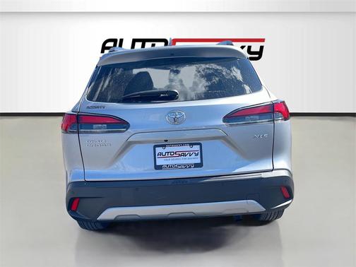 2024 Toyota Corolla Cross XLE