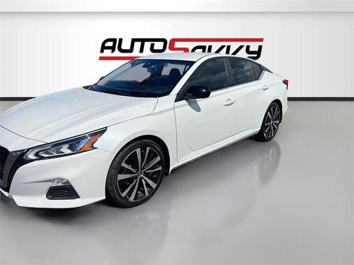 2022 Nissan Altima SR FWD