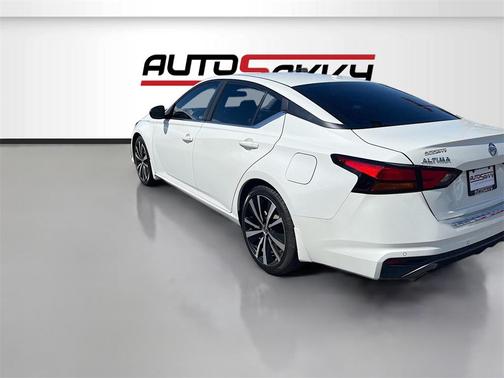 2022 Nissan Altima SR FWD