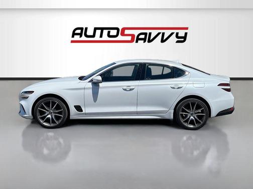 Uyuni White 2023 Genesis G70 2.0T AWD