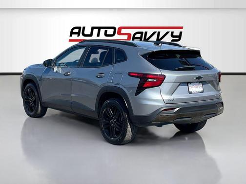 Sterling Gray Metallic 2025 Chevrolet Trax FWD ACTIV